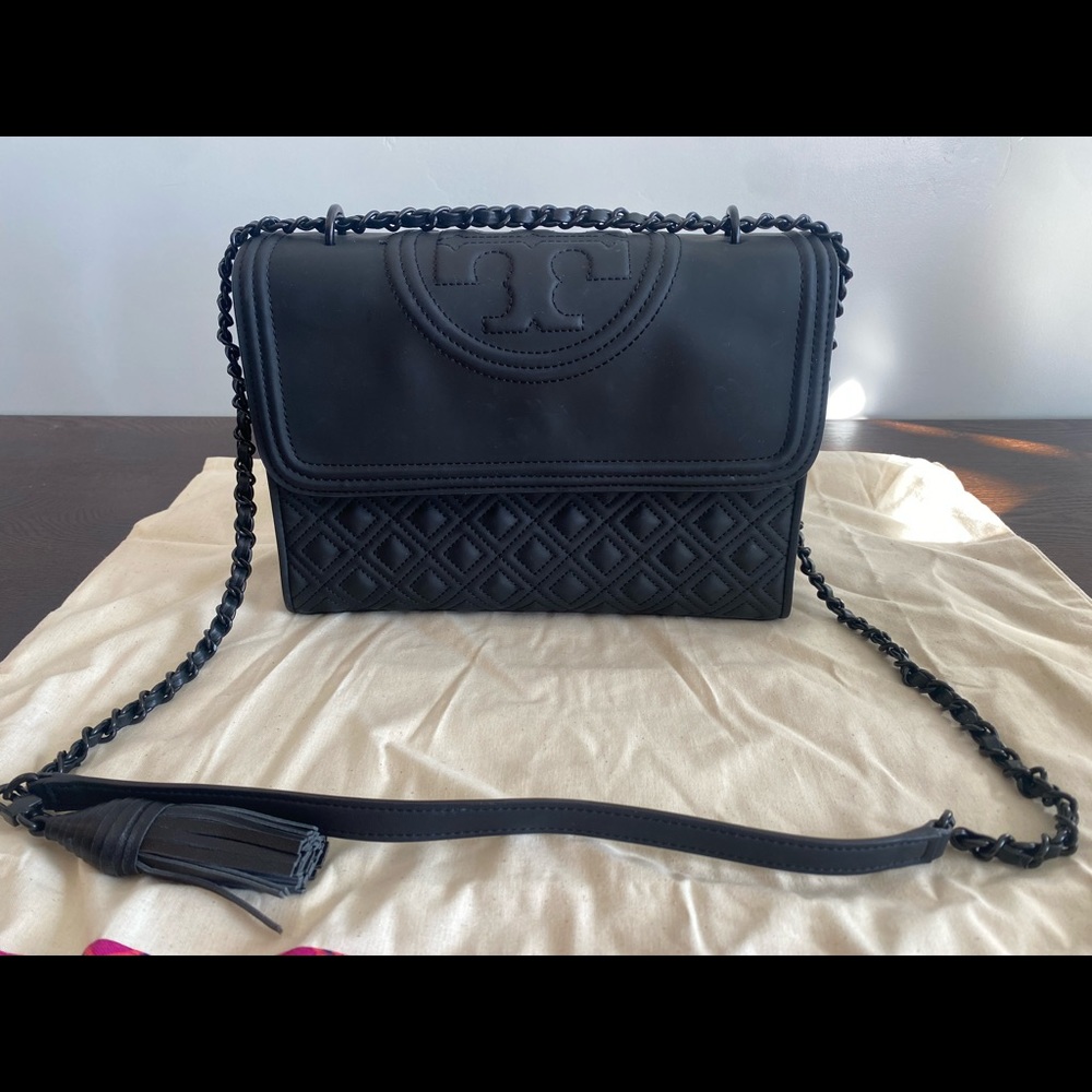 Tory Burch Elegant Black Quilted Shoulder Bag
